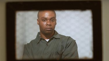 Valentino Nixon, de 48 años, cumplía una pena de entre 33 años y cadena perpetua que le impedía salir en libertad provisional hasta 2030.