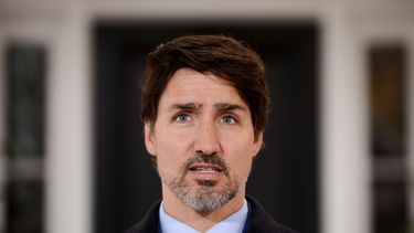 El primer ministro canadiense, Justin Trudeau, se dirige a canadienses sobre la pandemia de COVID-19 desde Rideau Cottaga en Ottawa, Canad&aacute;, el jueves 26 de marzo de 2020.&nbsp;