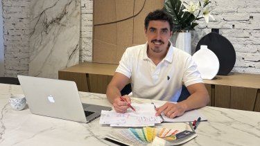 El diseñador Alejandro Anselmi.