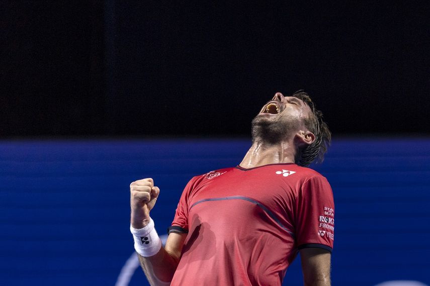 El suizo Stan Wawrinka tras vencer al estadounidense Frances Tiafoe en el torneo de Basilea, Suiza, el jueves 24 de octubre de 2019.