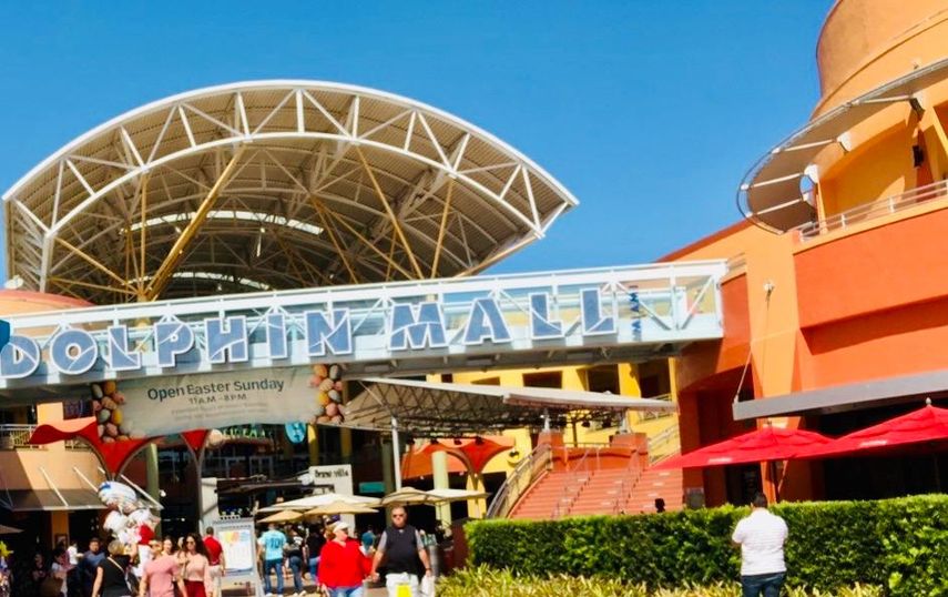 Imagen de referencia del centro comercial Dolphin Mall en Miami.