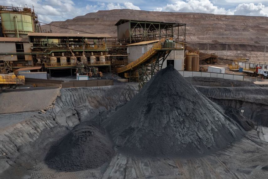 Se muestran grúas en una mina de mineral de hierro en Congonhas, estado de Minas Gerais, Brasil, el 11 de febrero de 2025.&nbsp;