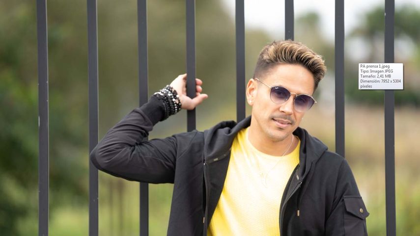 Su versión del tema Un montón de estrellas, original del cubano Polo Montañez, encabeza el primer lugar de la Cartelera General de Monitor Latino de su país natal.&nbsp;