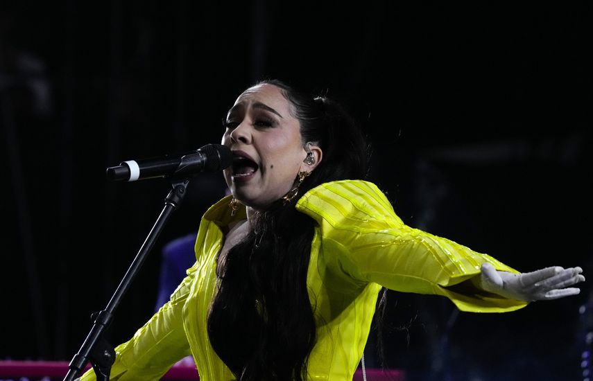 La cantautora mexicana Carla Morrison durante su presentación en el festival Vive Latino en la Ciudad de México el sábado 18 de marzo de 2023.