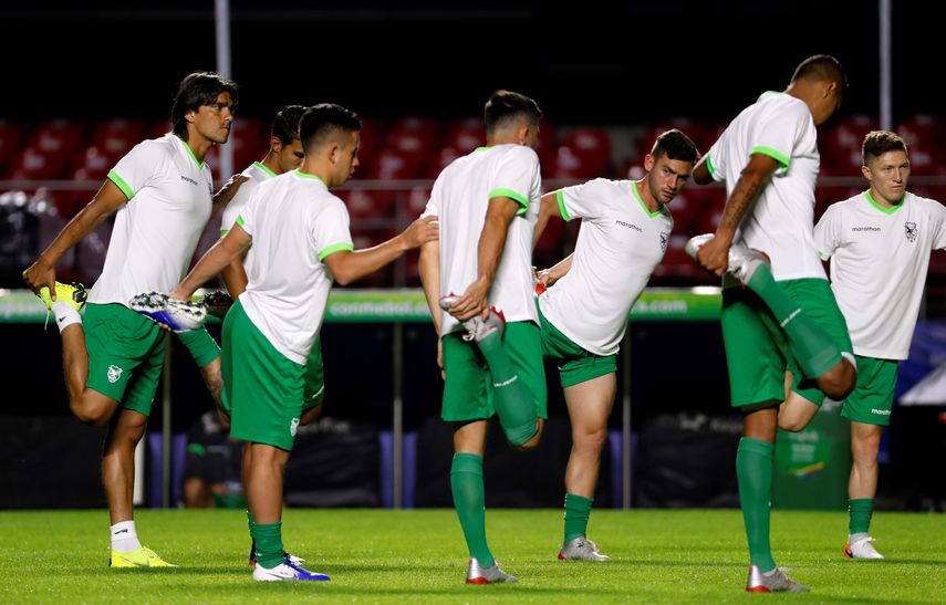 Durante quince minutos la práctica de los jugadores de Bolivia fue abierta para la prensa.