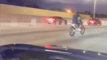 La policía de Miami publica el video del sospechoso.&nbsp;