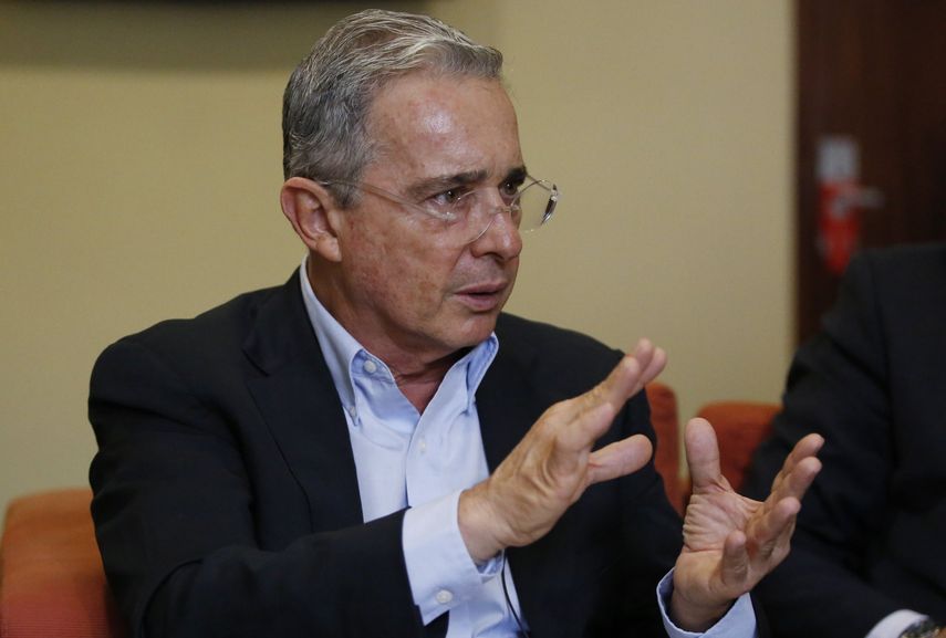 Uribe se posiciona como principal opositor a Petro con una lista de propuestas