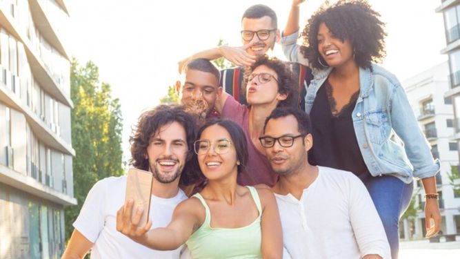 Latinos en EEUU privilegian a la familia y amigos