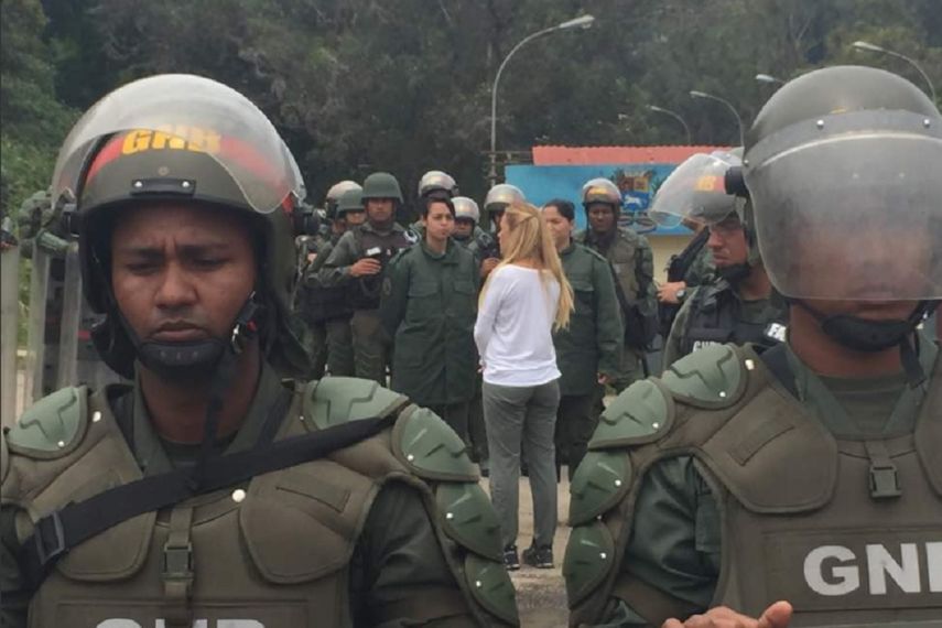 José Miguel Vivanco, director para las Américas de Human Rights Watch, le recordó en su carta a Maduro que&nbsp;ni la&nbsp;familia ni el&nbsp;abogado de López han podido visitarlo desde entonces.&nbsp;