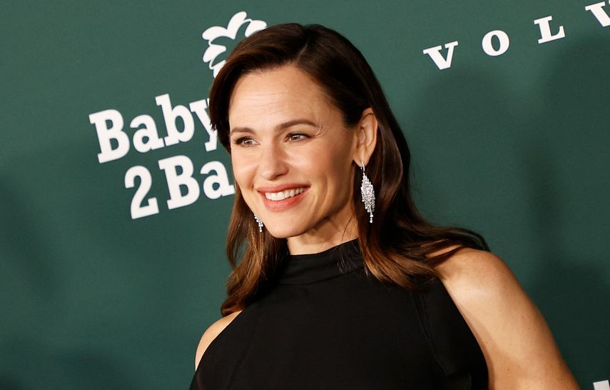 La actriz estadounidense Jennifer Garner asiste a la gala Baby2Baby en el Pacific Design Center en West Hollywood, California, el 9 de noviembre de 2024.