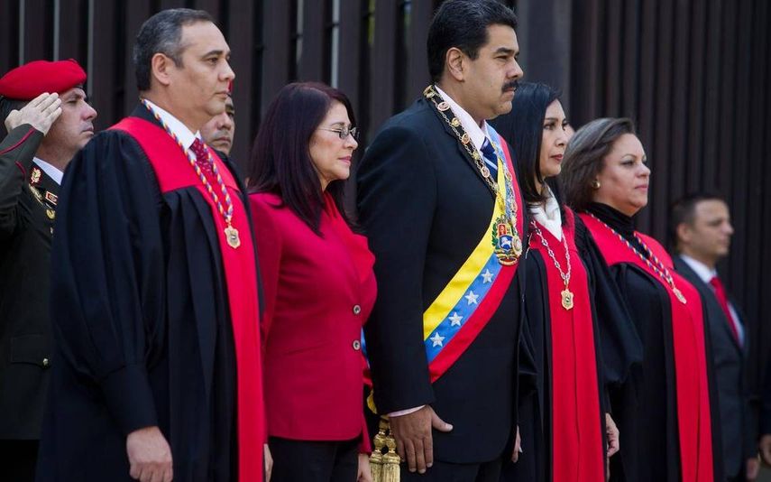 El presidente del Tribunal Supremo de Justicia ,&nbsp;Maikel Moreno, en compañía del Jefe de Estado, Nicolás Maduro.&nbsp;