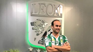 El delantero norteamericano se ganó a los aficionados durante su presentación.