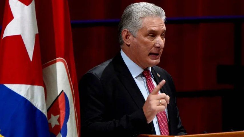 Díaz-Canel se dirige a un grupo de empresarios en La Habana, Cuba.