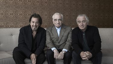 El actor Al Pacino, el director Martin Scorsese y el actor Robert De Niro posan para promocionar su película The Irishman (El irlandés) en Nueva York. 