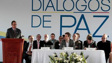 El proceso no se ha roto pero la dinámica que se había logrado ha sido seriamente afectada por estos actos terroristas,&nbsp; afirmó el alto comisionado para la Paz de Colombia, Rodrigo Rivera.