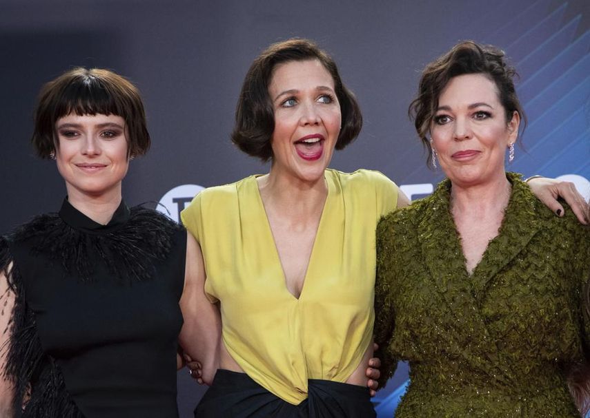 De izquierda a derecha, Jessie Buckley, Maggie Gyllenhaal y Olivia Colman durante el estreno de La niña perdida en el Festival de Cine de Londres, el 13 de octubre de 2021.&nbsp;