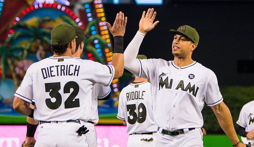 Giancarlo Stanton conectó su cuadrangular número 13 de la presente temporada.