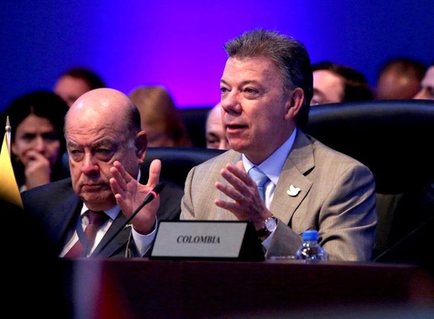 A pesar de la decisión de responder al ataque de este miércoles, Santos insistió en su propósito de acelerar las negociaciones con las FARC en La Habana. (EFE)