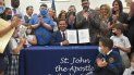 Firman ley de elección de escuelas en la Florida Firman ley de elección de escuelas en la Florida