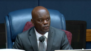 &nbsp;Kionne L.McGhee comisionado condal por el distrito 9.&nbsp;