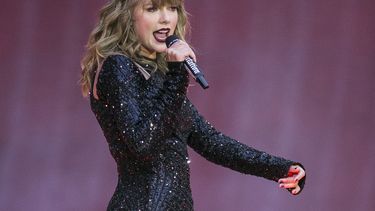 La cantante Taylor Swift actúa en el estadio de Wembley, Londres, el 22 de junio de 2018.