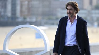 El actor español Javier Bardem posa durante un photocall de la película El buen patrón durante el 69 Festival de Cine de San Sebastián, en San Sebastián, el 21 de septiembre de 2021.