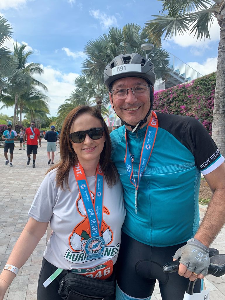 Juntos por una causa. Los doctores Alejandra y Daniel Pérez estarán en la línea de partida del XII Dolphins Challenge Cancer. 