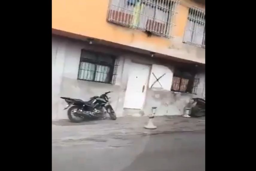Casa marcada con una X en el barrio 23 de Enero de Caracas, Venezuela.