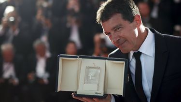 Nominado cinco veces a los Goya, cuatro a los Globos de Oro, dos a los Emmy, el malagueño por fin ha conseguido un gran reconocimiento de uno de los festivales más importantes del mundo.&nbsp;