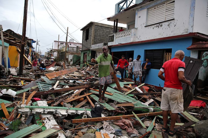 En la ciudad de Baracoa, en el oriente cubano, los pobladores amanecieron asombrados por los destrozos causados por el paso del Huracán Matthew.&nbsp;