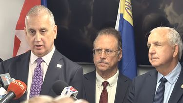 Los cogresistas Mario Díaz Balart y Carlos Giménez abogan por más presión contra el régimen de la Habana.&nbsp;