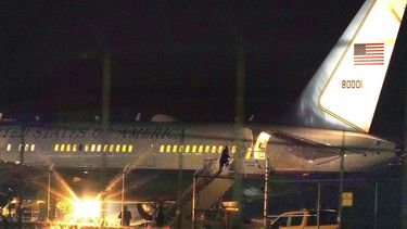 El avi&oacute;n del vicepresidente Mike Pence sobre una pista del Aeropuerto Regional Manchester-Boston, en Manchester, Nueva Hampshire, el martes 22 de septiembre de 2020.&nbsp;