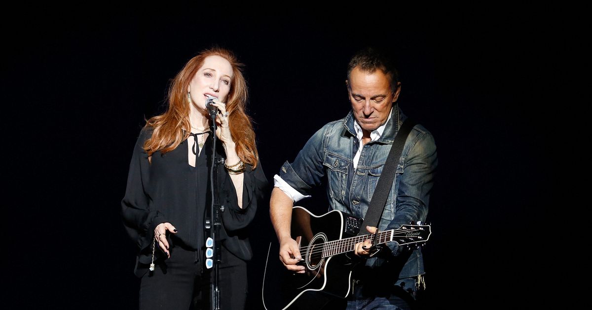 Patti Scialfa, wife of Bruce Springsteen, reveals that she has cancer