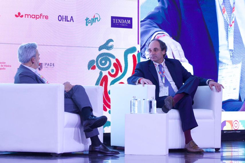 El Consejo Empresarial Alianza por Iberoamérica, CEAPI, es una asociación formada por 400 empresarios, presidentes de las empresas líderes iberoamericanas, cuya misión es poner en valor el papel del empresario y su impacto en la sociedad, promoviendo el compromiso social y la sostenibilidad.&nbsp;