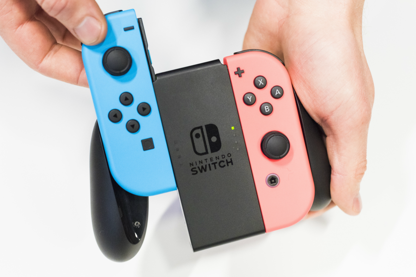 La consola Nintendo Switch cuenta ahora con una app que permite invitar a amigos a jugar a través de las redes sociales o usar chats a la vez que se juega.