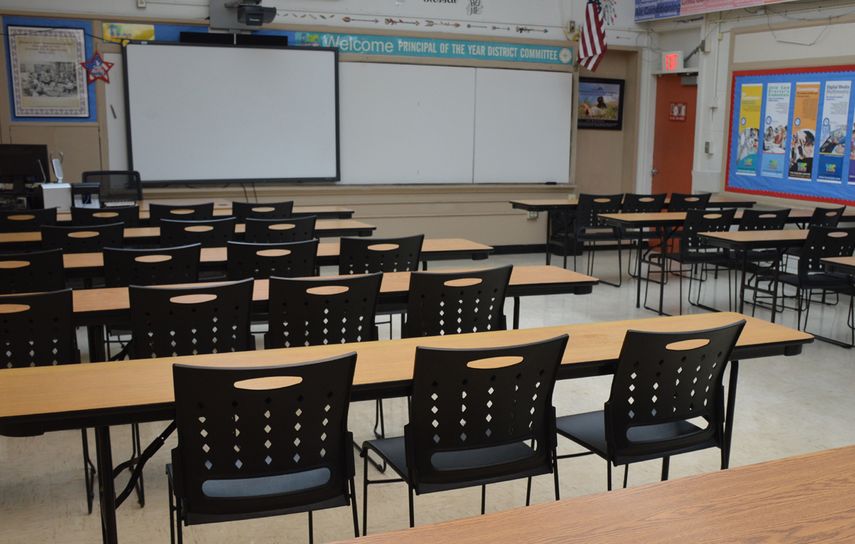 Vista parcial de un aula vac&iacute;a en una escuela p&uacute;blica en Miami-Dade, durante la pandemia de coronavirus.