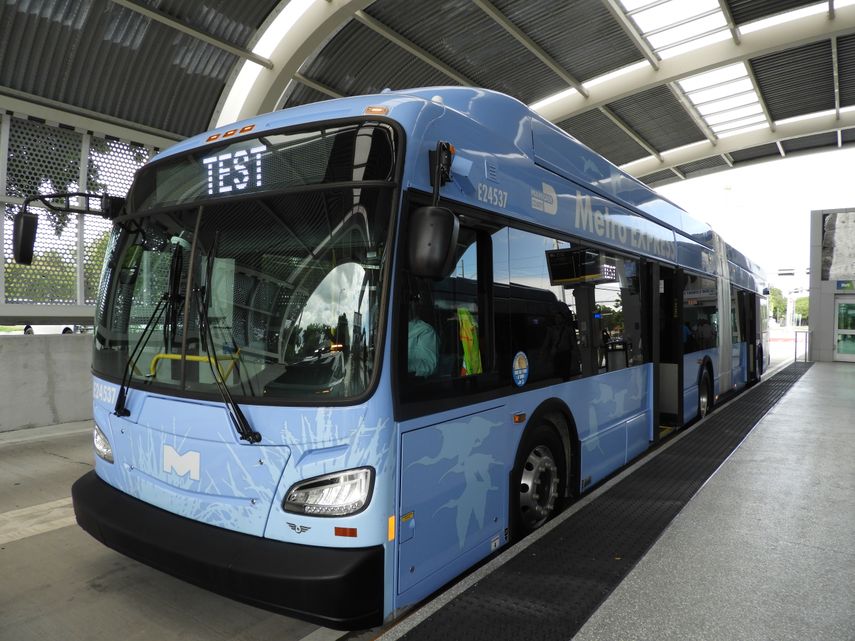 El condado adquirió 60 unidades de autobuses eléctricos.&nbsp;