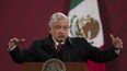 El presidente de México, Andrés Manuel López Obrador, da su conferencia de prensa matutina diaria en el Palacio Nacional, en la Ciudad de México, el 18 de diciembre de 2020.