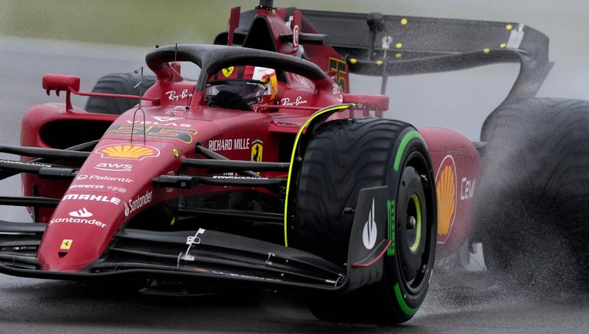 El español Carlos Sainz con Ferrari corre en la clasificación para el Gran Premio Británico de la Fórmula Uno en Silverstone, Inglaterra, sábado 2 de julio de 2022. Sainz ganó la primera posición de partida para la carrera del domingo.&nbsp;