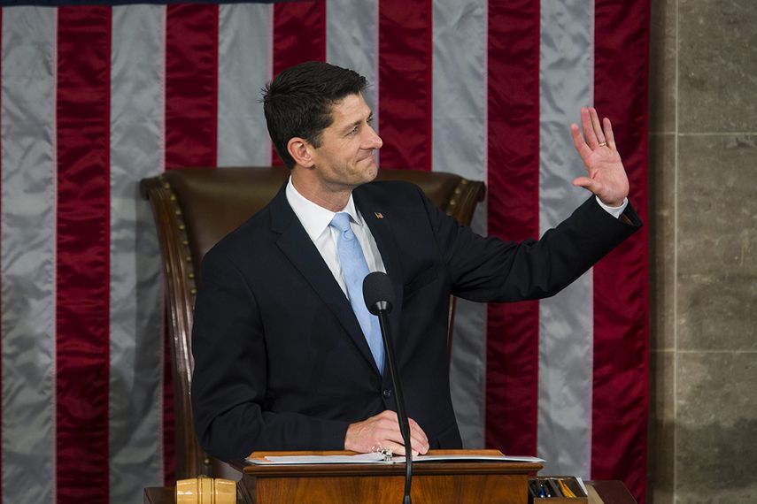 Ryan, católico de 45 años, sustituye al republicano John Boehner, cuyo liderazgo había sido muy cuestionado por el ala más conservadora de su partido. Este congresista de Wisconsin representa la nueva cara del Partido Republicano. (EFE)