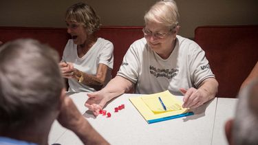 Jubilados en EEUU tienen beneficios del Seguro Social y otros. En Miami lograron el primer lugar en actividades de voluntariado para adultos mayores per cápita, según una investigación.
