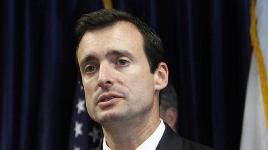 Ferrer fue nominado por el presidente Obama y confirmado unánimemente por el Senado en 2010.