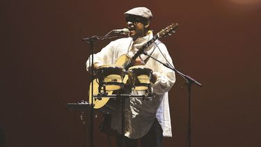 El guitarrista actúa durante el Festival de la Guitarra de Córdoba, en España. (EFE)
