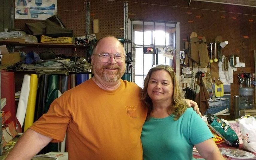 Bryan Holcombe y su esposa Karla, víctimas de la masacre perpetrada en la iglesia First Baptist Church en Sutherland Springs, Texas, vistos en una imagen publicada por Time.
