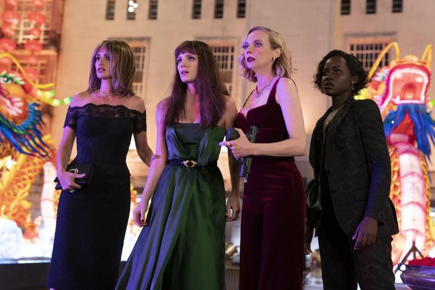 Penélope Cruz como Graciela, Jessica Chastain como Mason Mace Brown, Diane Kruger como Marie y Lupita Nyongo como Khadijah en una escena de The 355, coescrita y dirigida por Simon Kinberg.&nbsp;