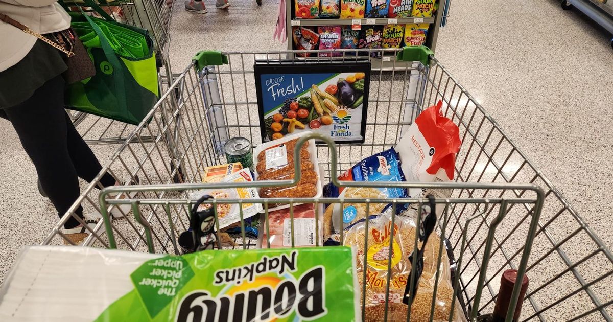 Ventas minoristas en EEUU aumentan más de lo previsto en agosto