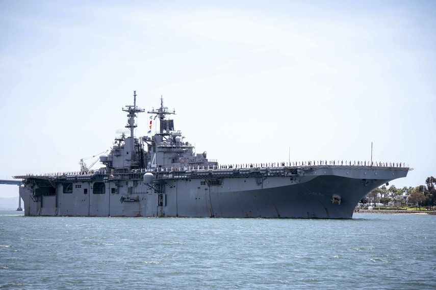 Fotograf&iacute;a del 1 de mayo de 2019 proporcionada por la Marina de Estados Unidos de la nave de guerra USS Boxer en la bah&iacute;a de San Diego, California.