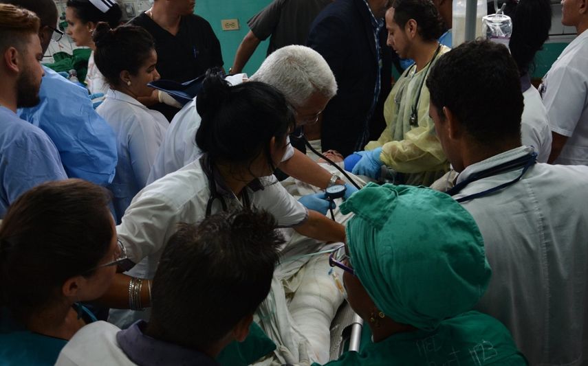 Las tres mujeres sobrevivientes del accidente aéreo de este 18 de mayo en La Habana son atendidas en el Hospital Calixto García de la capital cubana.