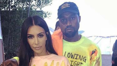 Además de su esposa, la celebrity Kim Kardashian, asistieron también los actores Chris Rock y Jonah Hill, según medios estadounidenses.