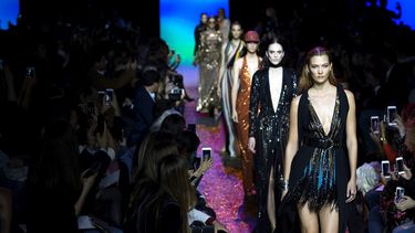 El desfile del diseñador Elie Saab en París.